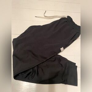 Vuori performance joggers